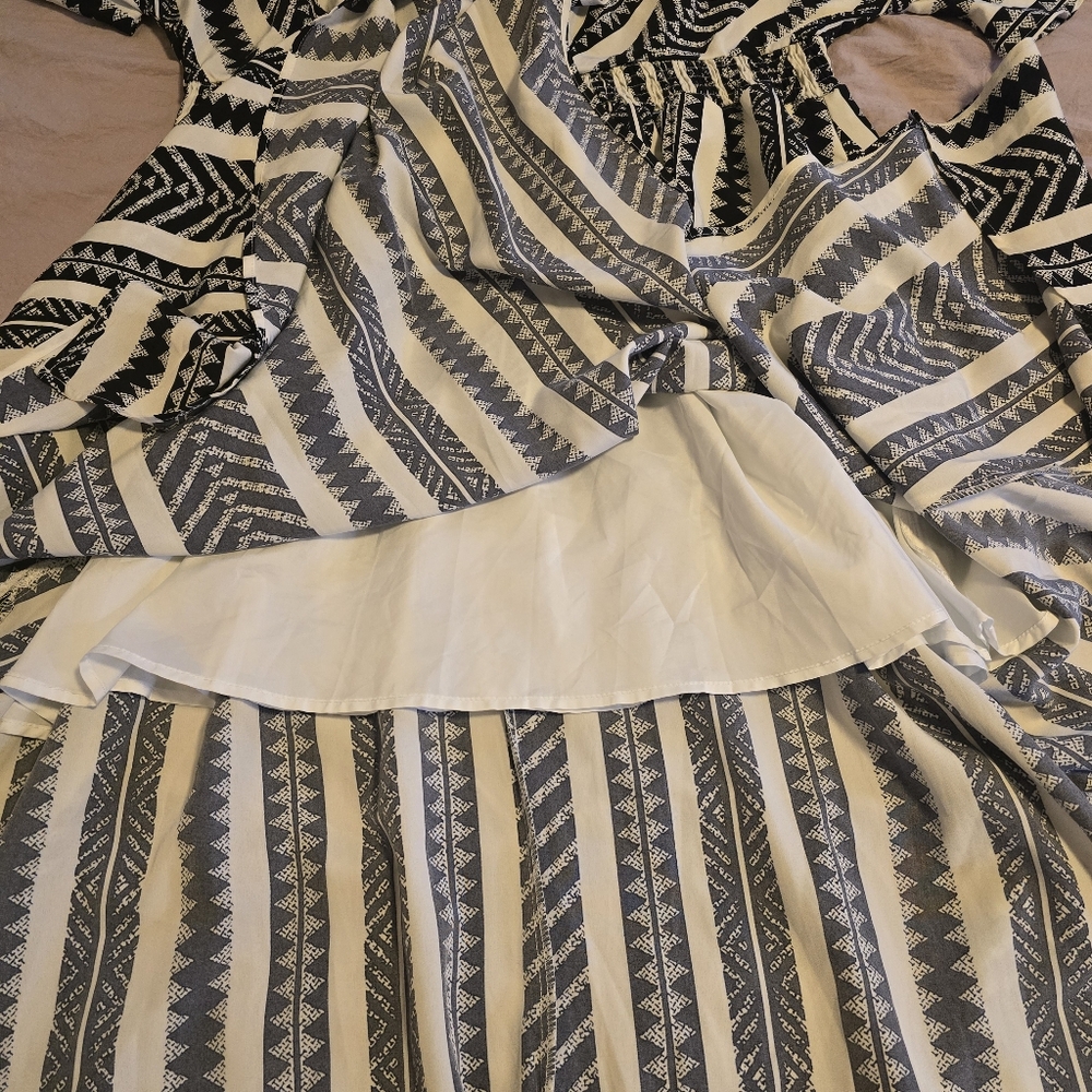 BloomChic Solid Geo Dolman Sleeve Split Hem Dress… - image 7